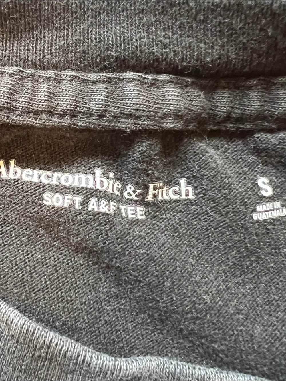 Abercrombie & Fitch Modelo Graphic Tee Black Distressed Soft A&F Tee Size Small - Picture 4 of 6